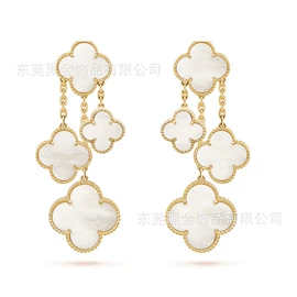 耳环;手链;手镯