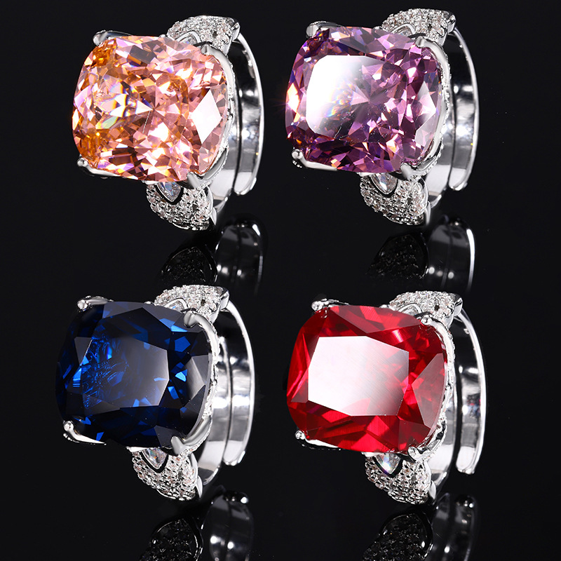 2024 Zhuang Shengsheng Joyas Fondo de cobre chapado en oro Moda retro Simulación Corindón Fat Fang Ring Mujer al por mayor 14*16