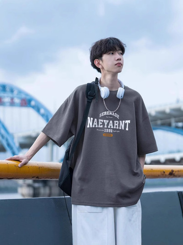 Printed letter short sleeve men's T-shirt, summer American style, trendy half-sleeve loose top, five-finger sleeve men's T-shirt