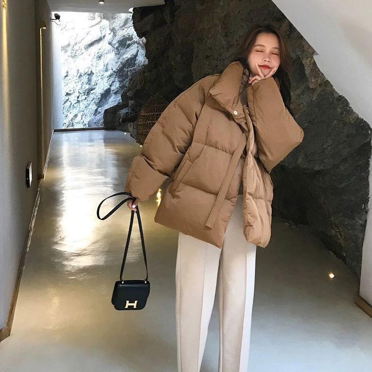 Короткая зимняя куртка-пуховик, oversize корейский стиль, женская, светлый оттенокOff-white, легкая 1 кг