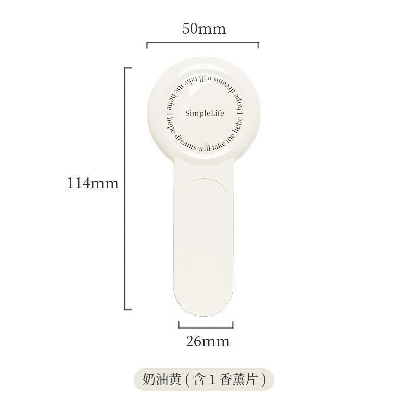 新商品のアロマトイレットの蓋器の蓋を開けて、クリーム風の便器の蓋をします。|undefined