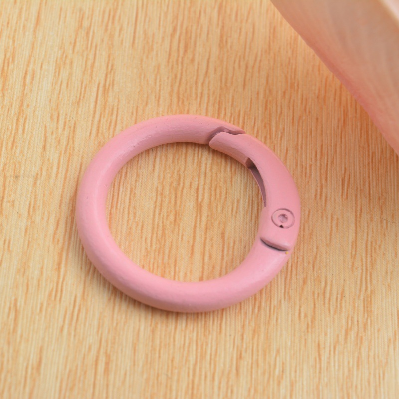 ホット販売 DIY ジュエリーアクセサリー 33 ミリメートルスプリングバックルスプリングコイル合金ペイントカラーカードリングキー材料卸売|undefined