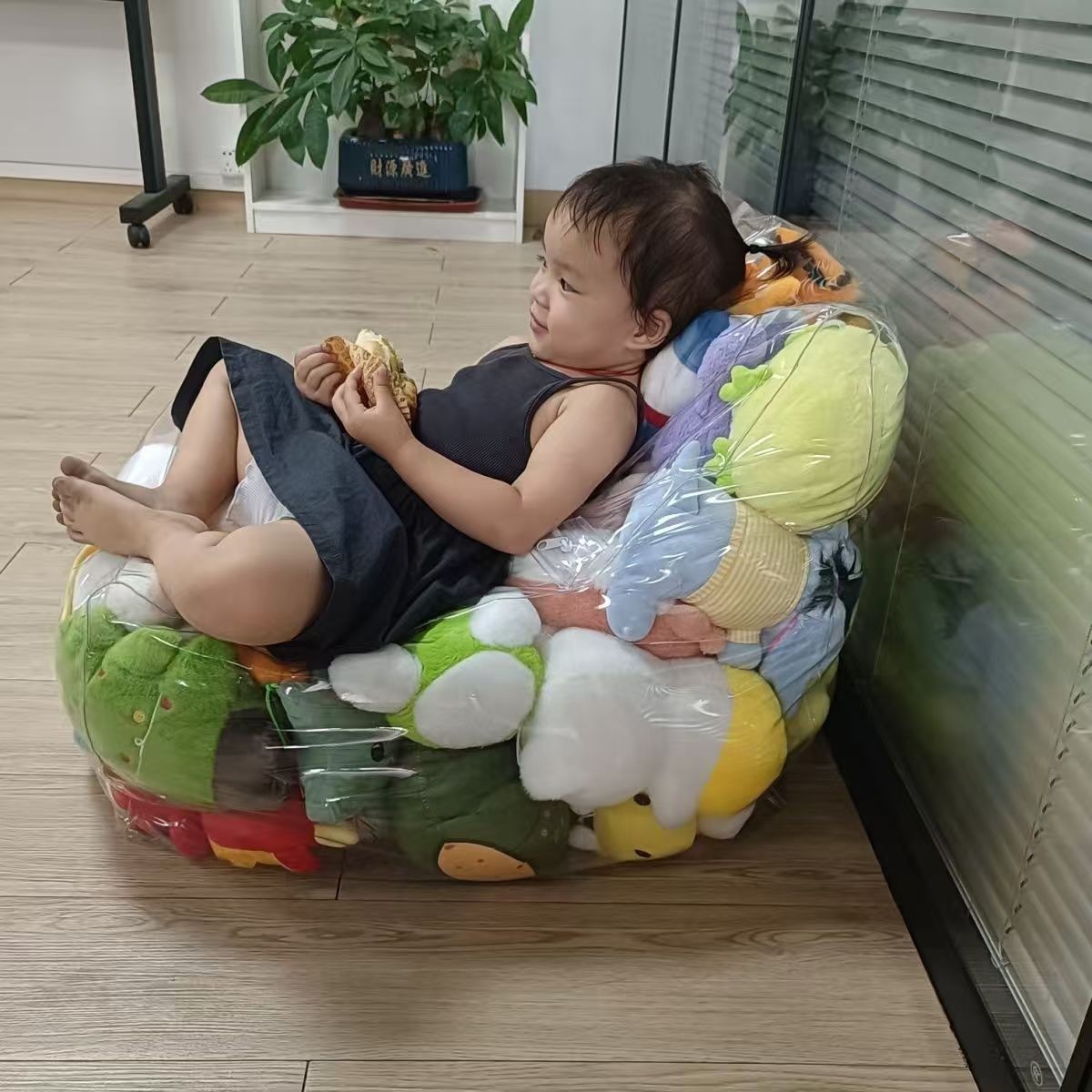 跨境新款透明沙发娃娃可收纳非充气家居创意客厅放置透明便携