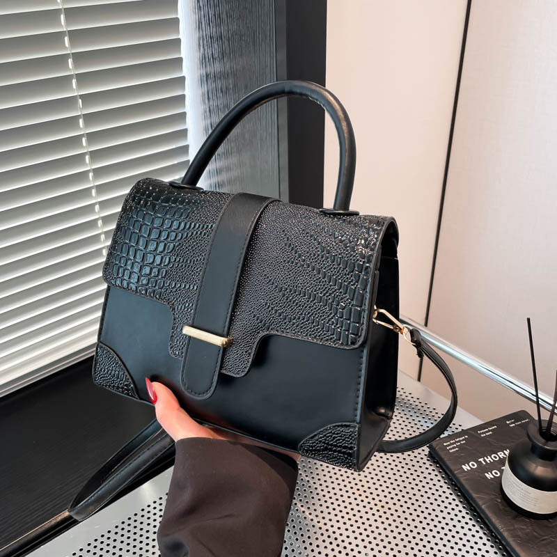 Bolsos de mujer todo fósforo nuevo bolso de moda nuevo bolso de mensajero de un solo hombro de moda nuevo bolso cuadrado de primavera 2025