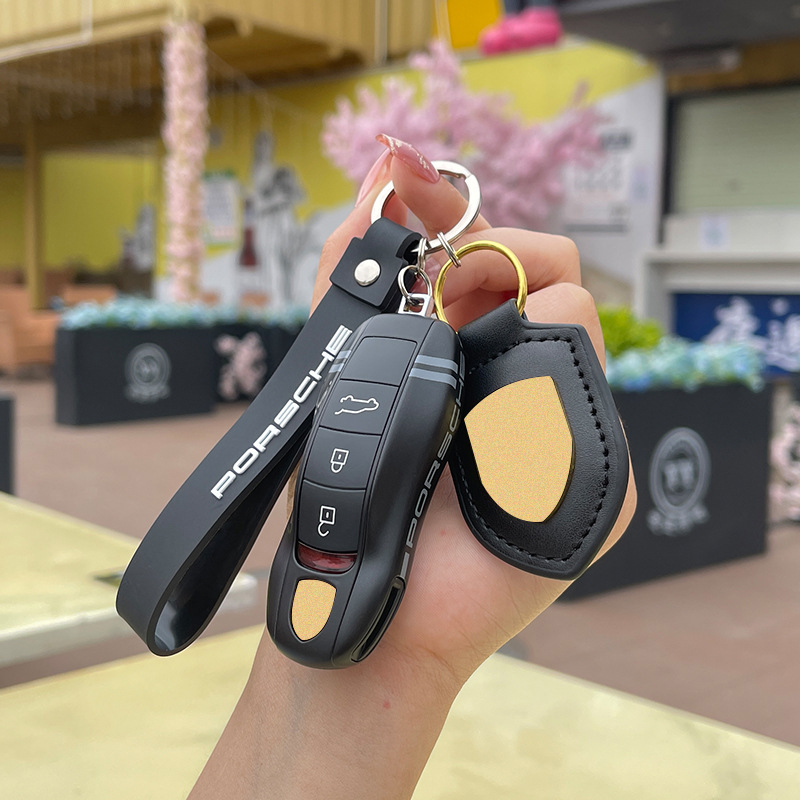 A형 트랙 블랙에는 프리 쉴드 + 열쇠고리가 함께 제공됩니다.