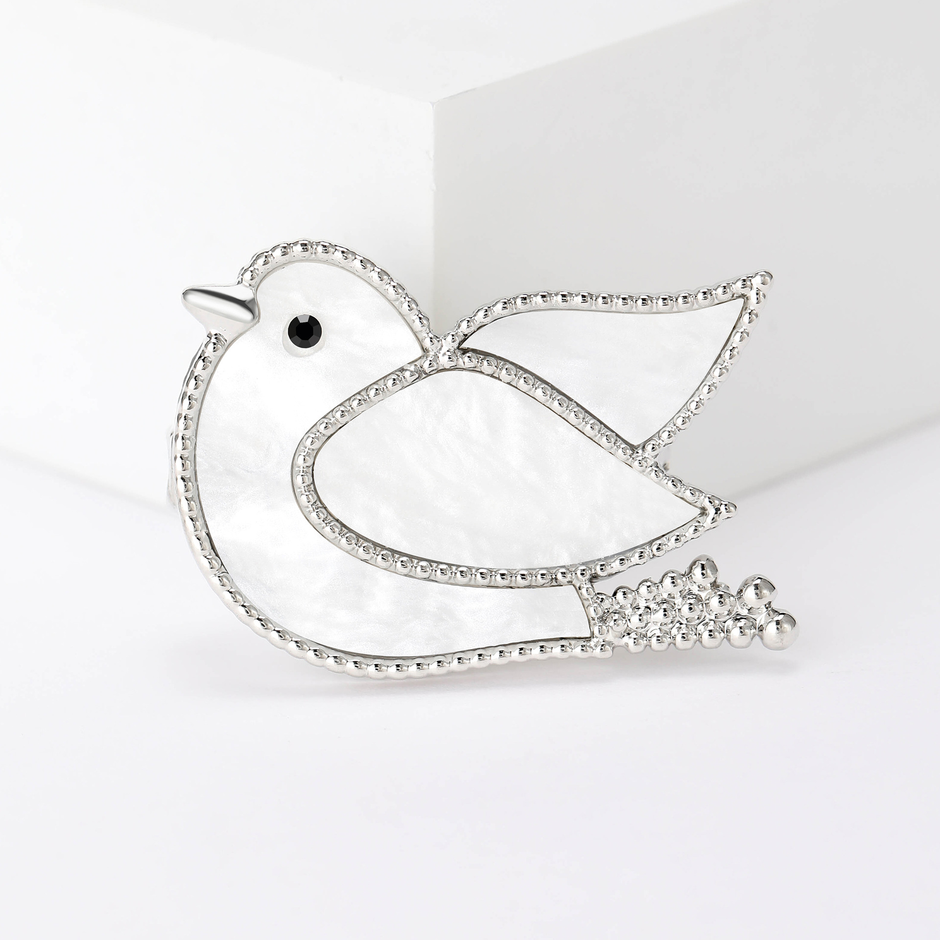 9g Weight Brooches Classification Daily, Tea Party Occasion Alloy Material Pigeon Pattern All Seasons Season Women's Gender Enamel Design Cute, Classic Style Style Cute Classic Style Pin Pigeon Alloy Enamel Women's Brooches 6