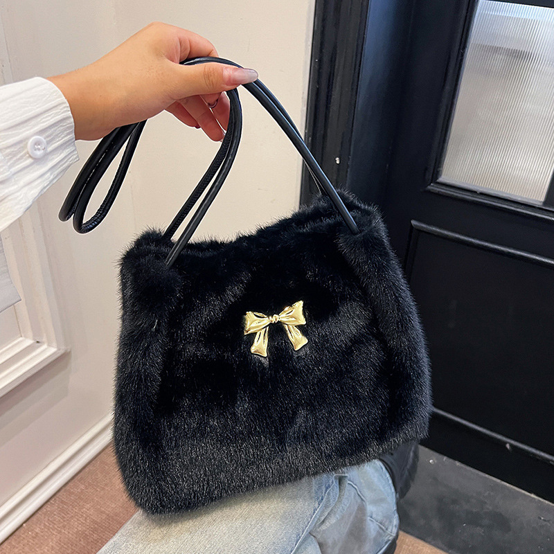 Nuevo bolso de peluche de moda 2024 en otoño e invierno, bolso de peluche de moda, bolso de peluche de un solo hombro, bolso especial INS