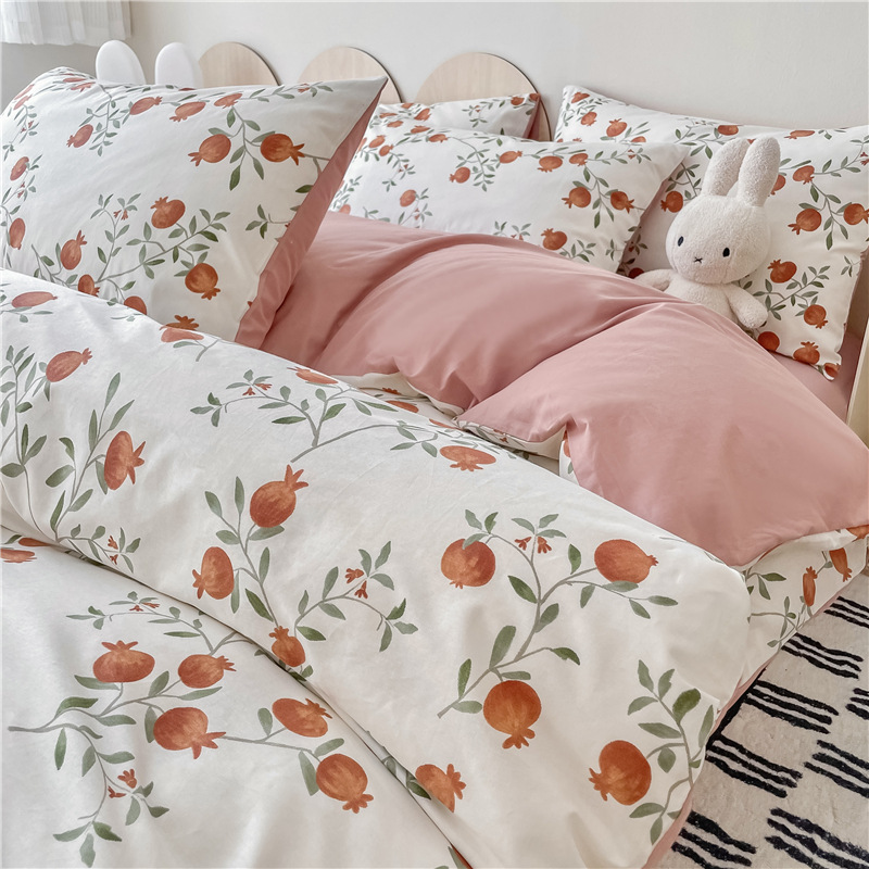 Cama de algodón de cuatro piezas 100 cubierta de sábanas de algodón cubierta de sábanas de dormitorio de estudiantes de tres piezas con camas Kasa4