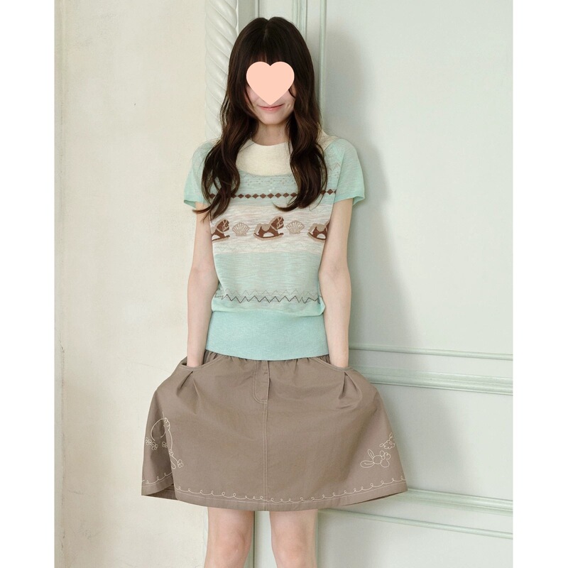 Today's Artist-Designed Original Summer Mint Candy-Colored Green Grass Brown Pony Lyocell Sweater Top and Other Items Today's Artist-Designed Original Summer Mint Candy-Colored Green Grass Brown Pony Lyocell Sweater Top and Other Items
