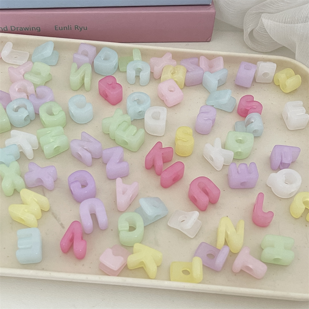 果冻亚克力单个英文字母大孔珠马卡龙手工串珠直孔散珠手机链配件