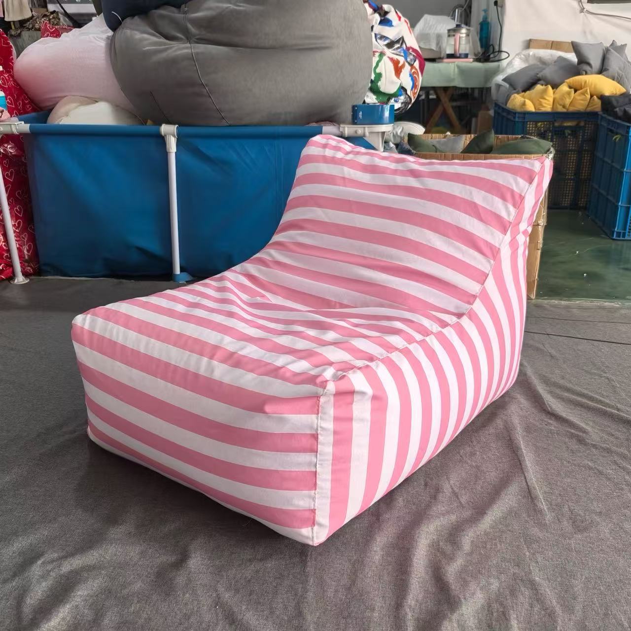 분홍색과 흰색 줄무늬