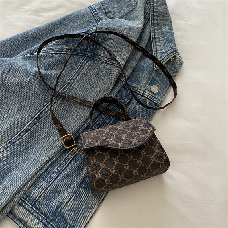 Bolso retro de cercanías para mujer 2024 otoño e invierno nuevo estilo bandolera bandolera bandolera bandolera temperamento pequeño bolso cuadrado