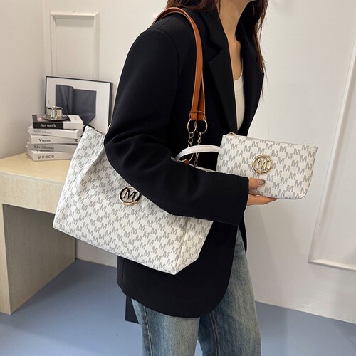 Unique Design Large Capacity Bags 2026 Summer New Trend Women's Minimalist Shoulder Tote Bags Unique Design