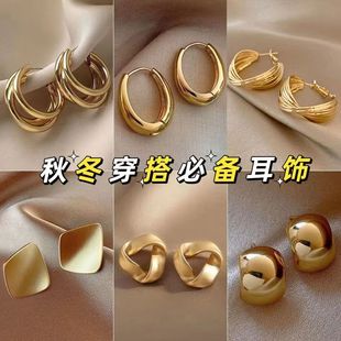 ��ɫ���~�䵭�L�����|�ж�Ȧ���Ů���԰ٴ�r�КW���L������h