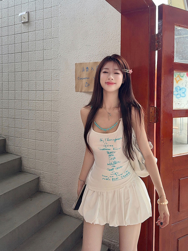 街区焦点 美式辣妹设计感印花吊带背心女装修身显瘦露背上衣夏季|undefined