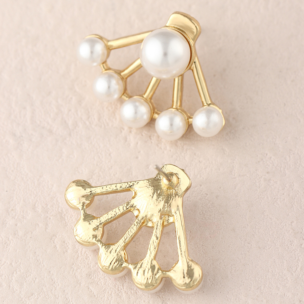 Fashion Inlaid Pearl Simple Semi-circle Alloy Stud Earrings display picture 5