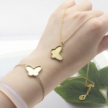 现货中古凹槽贴皮蝴蝶项链 ins轻奢不锈钢蝴蝶吊坠锁骨链明星同款