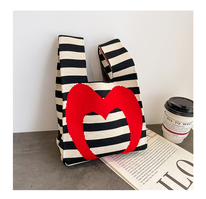 Women's Medium Polyester Heart Shape Cute Bucket Open Handbag Shopping Bags display picture 7