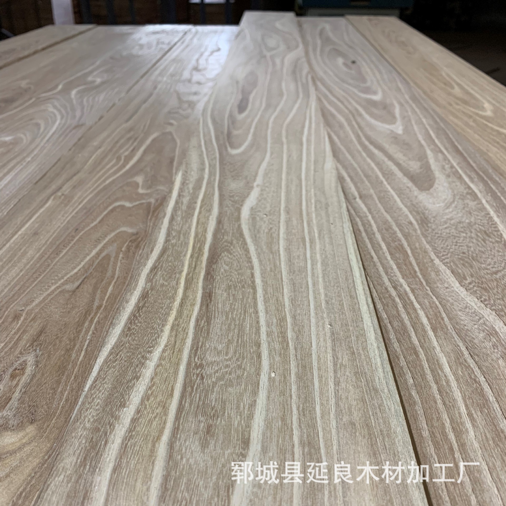 供应榆木拼板 老榆木风化纹理实木板家装木质材料木地板楼梯踏板-阿里巴巴