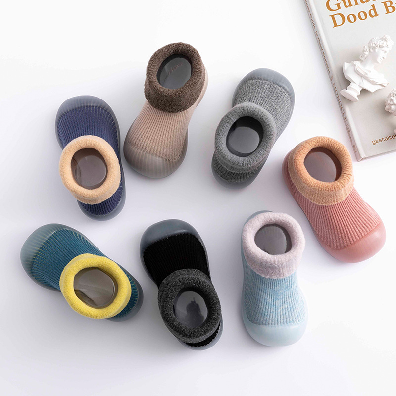 Otoño y invierno para bebés zapatos para niños con suela suave antideslizante para el hogar zapatos de interior impermeables calcetines de piso para bebés