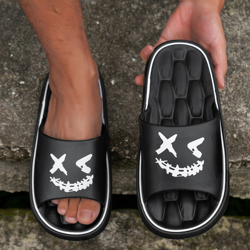 EVA thick-soled slippers, comfortable for indoor and outdoor use, perfect for summer, and designed for the bathroom with anti-slip and anti-odor features EVA thick-soled slippers, comfortable for indoor and outdoor use, perfect for summer, and designed for the bathroom with anti-slip and anti-odor features