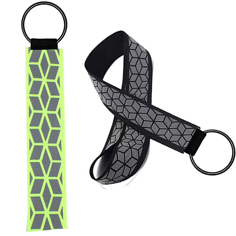 跨境货源成人儿童背包双面反光挂件反光钥匙扣环赠品促销反光制品