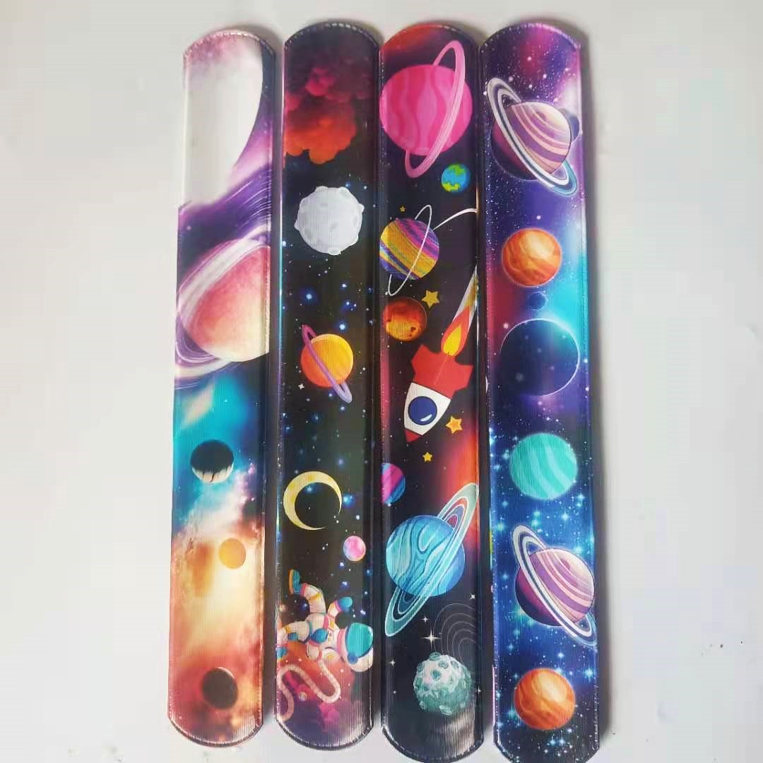 Estrictamente seleccionado el nuevo anillo estrellado de Amazon Space, anillo de palmaditas de PVC, accesorios de juego de juguetes para niños