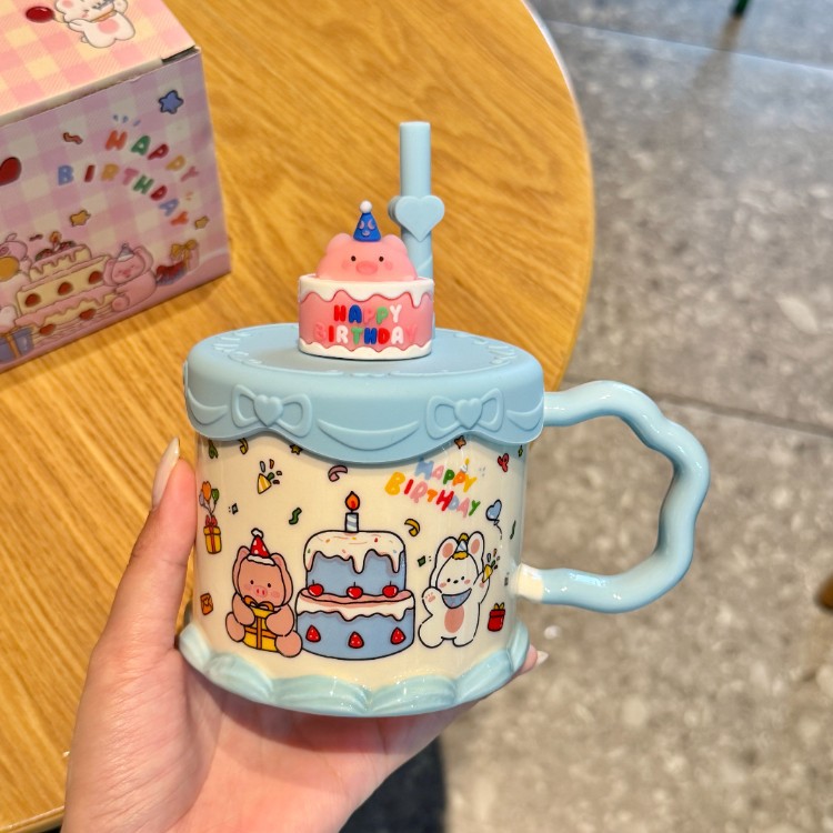 Bonita tarta de cumpleaños de dibujos animados marca taza de agua potable casera taza de paja de oficina de alta cara de taza de cerámica para niñas