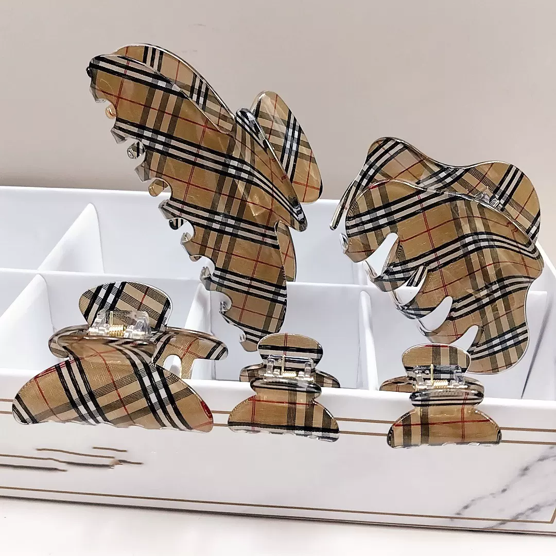 新款卡其格纹抓夹高级感后脑勺盘发鲨鱼夹大号发夹刘海夹格子发饰