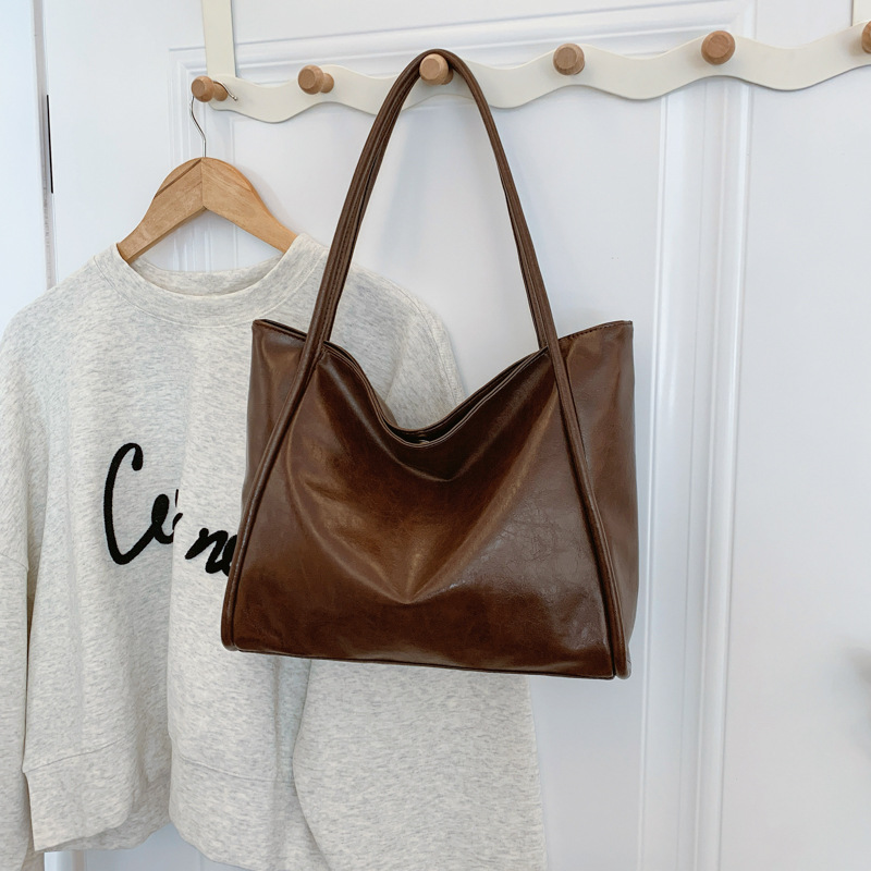 Bolsa de brazo de gran capacidad para mujeres 2024 nuevo otoño de textura superior nicho de viaje bolso de hombro para mujeres