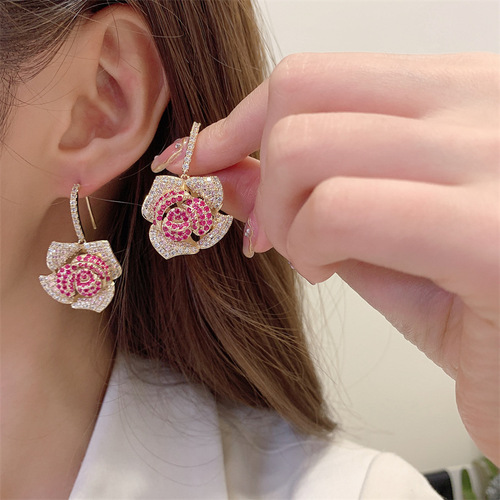 European and American heavy industry earrings for women, elegant and exaggerated dinner micro-inlaid zircons, fashionable and personalized ear hooks, three-dimensional camellia earrings