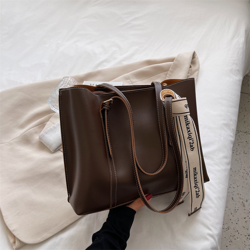 High-quality Vintage Women's 2026 New Trendy Stylish Shoulder Commuter Popular Soft Leather Tote Bag_voghion.com