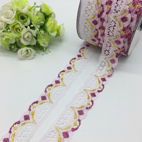 Mayorista de encaje de oro de color 3 cm de ancho de encaje hueco ropa gorras cortinas decoración de tela