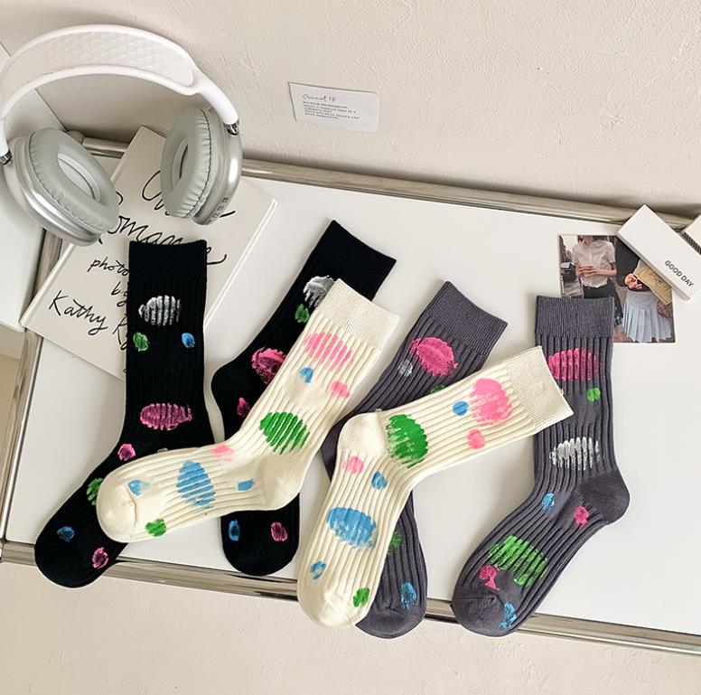 Frau Dame Japanischer Stil Graffiti Baumwolle Crew Socken Ein Paar display picture 7