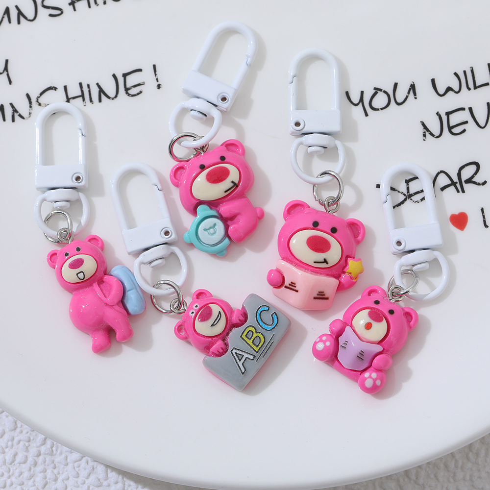 Dibujos animados rosa fresa oso llavero colgante ins estilo mochila lápiz caso pequeño colgante novias regalo joyería Accesorios