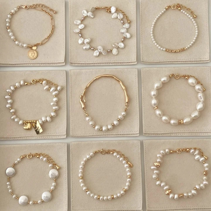 Zircon Pearl Bee T-Shaped Buckle Bracelet French Retro Palace Style Bracelet Light Luxury High-End Jewelry for Women Zircon Pearl Bee T-Shaped Buckle Bracelet French Retro Palace Style Bracelet Light Luxury High-End Jewelry for Women