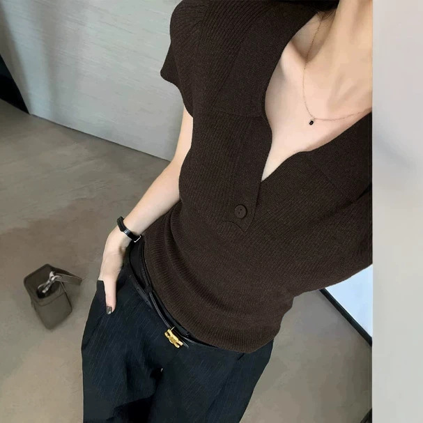 Old Money Style Straight Shoulder Lapel Knit Short-Sleeve T-Shirt for Women, Summer High-Intelligence Look, Slimming and Elegant Polo Shirt Top Old Money Style Straight Shoulder Lapel Knit Short-Sleeve T-Shirt for Women, Summer High-Intelligence Look, Slimming and Elegant Polo Shirt Top