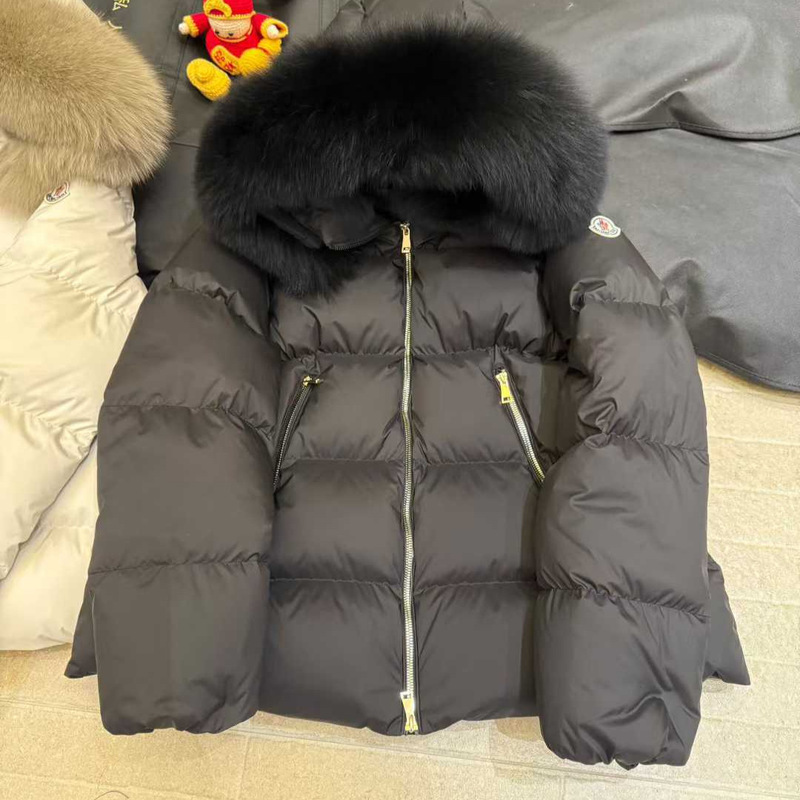 Affordable Alternative to Big-Name Brands: 90% Goose Down, Large Fur Collar, Hooded Design, Thickened Short Style, 290g Goose down Filling