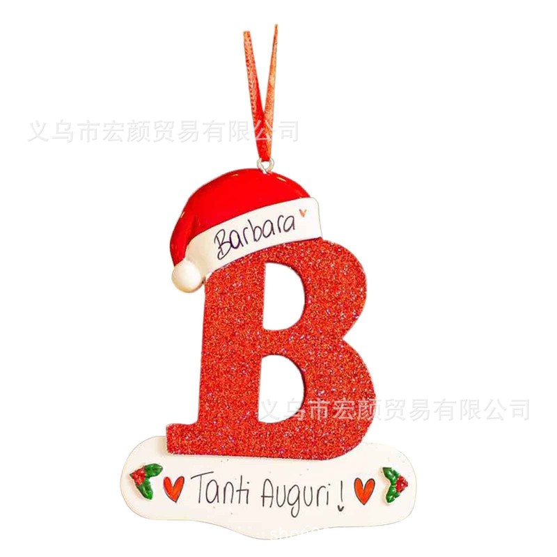 国境を越えた新しい26文字の英語の車がクリスマスツリーを飾って家の装飾品を飾っている|undefined