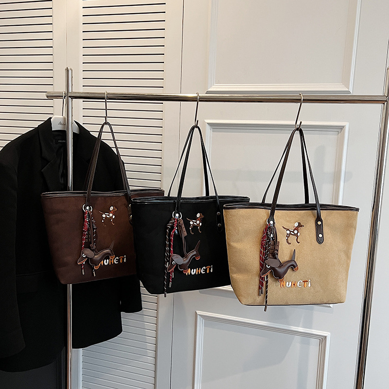 Bolsos retro casuales para mujer de gran capacidad 2025 nuevo bolso de hombro casual de otoño e invierno