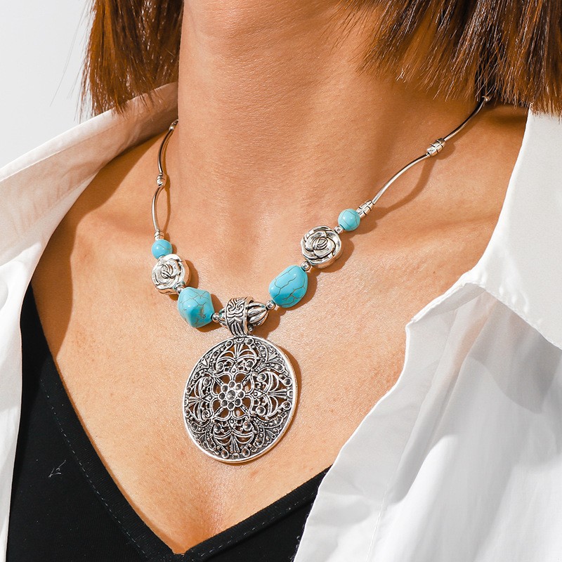 1 Piece Ethnic Style Round Heart Shape Flower Alloy Turquoise Plating Necklace display picture 7