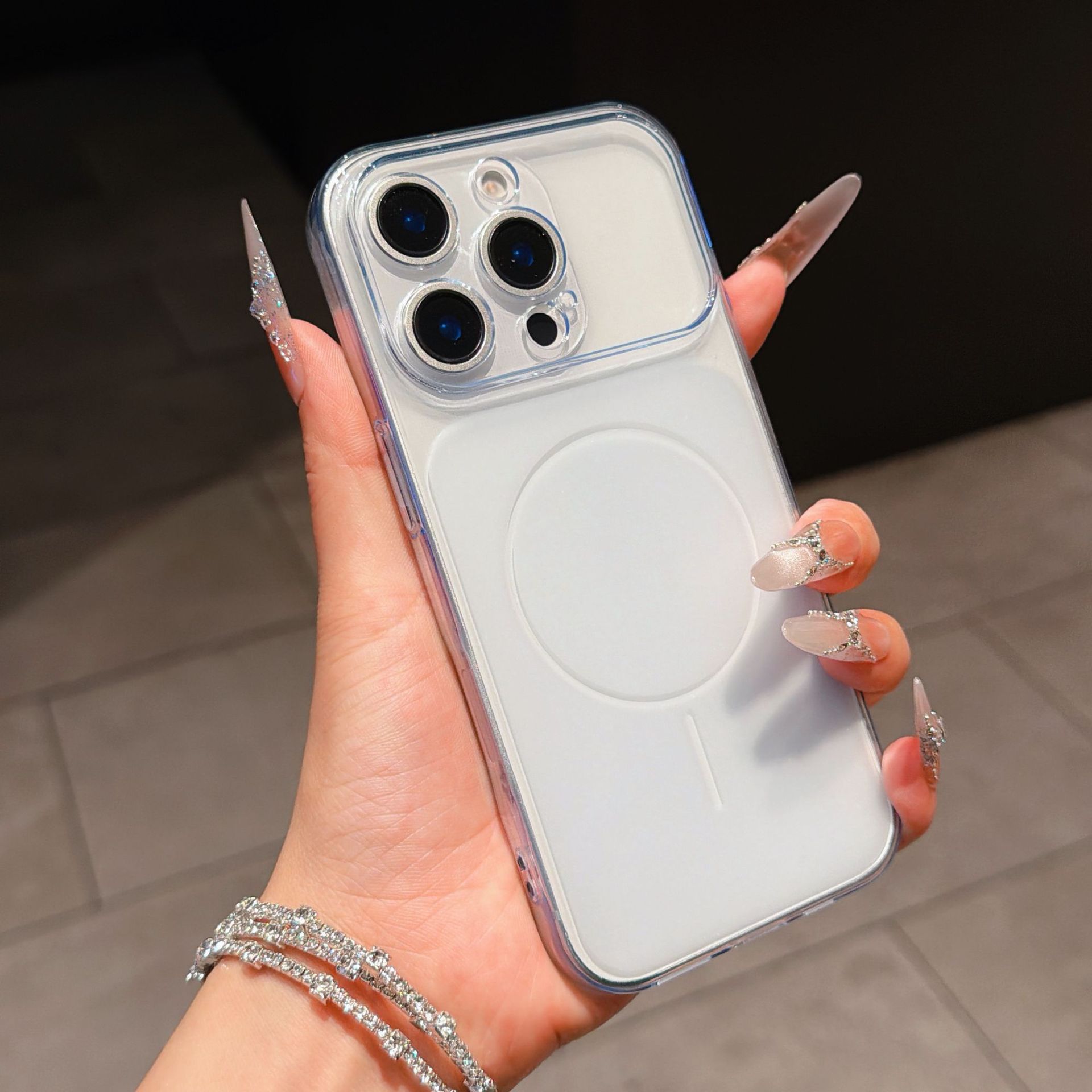 Funda Protectora para Celular iPhone 17 Pro Max y 16 de Silicona Antigolpes Mate