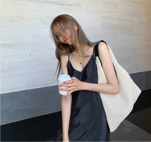 小众设计ins洋气春夏新款编织单肩包流行沙滩度假时尚草编包