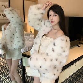 实拍 小奶豹仿狐狸毛冬季新款圆领环保皮外套年轻款韩版大衣女