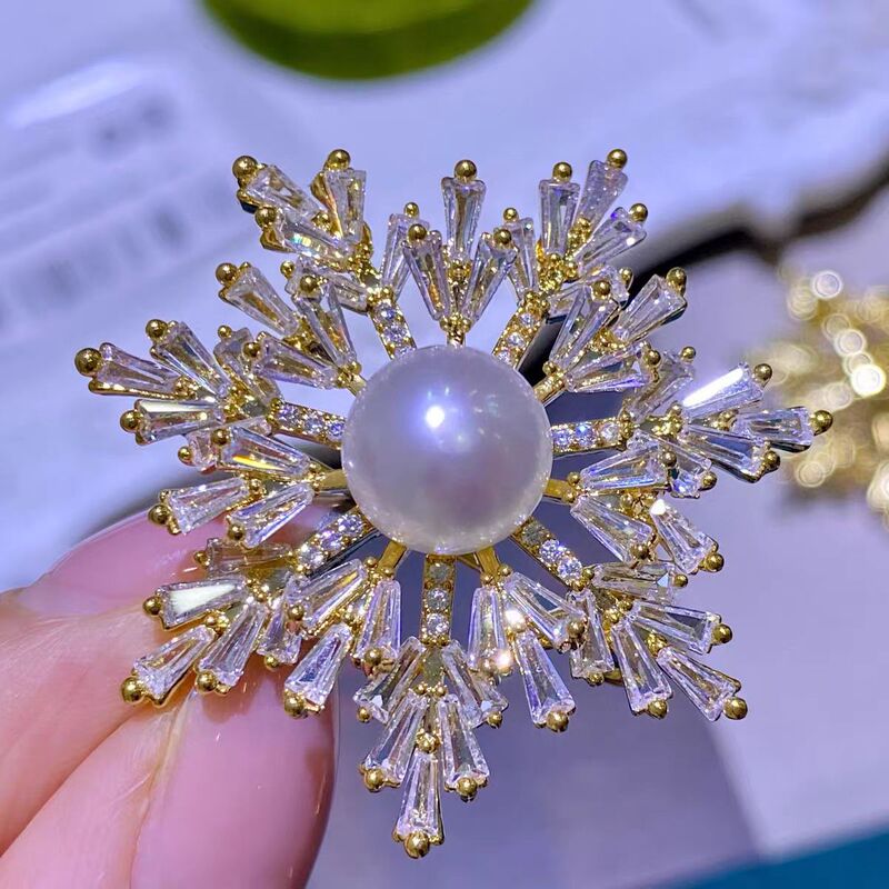 Seiko Micro-Paved Zircon Snowflake Brooch, High-End Women's Freshwater Pearl Corsage, Versatile Autumn and Winter Coat Accessories