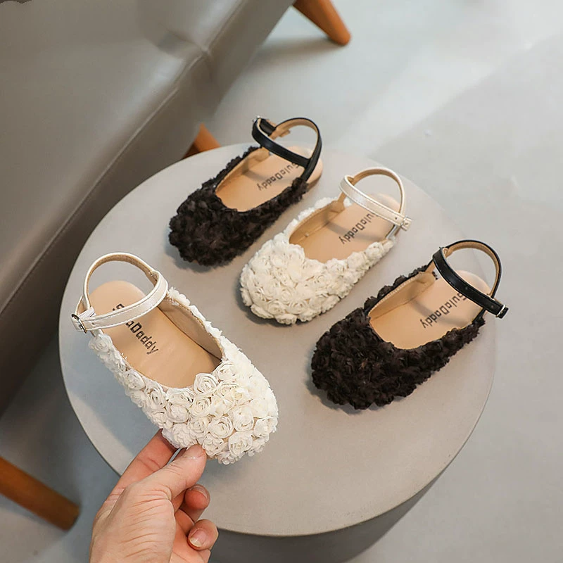 Модная кожаная обувь для девочек 2024 года, весна в Корейском стиле, модные сандалии с закрытым носком и цветочным принтом, однослойная обувь для кампусов, модная