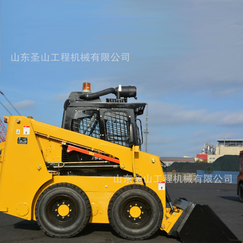 小型滑移装载机道路清理垃圾养殖场清粪农田改造挖土铲平厂家直供