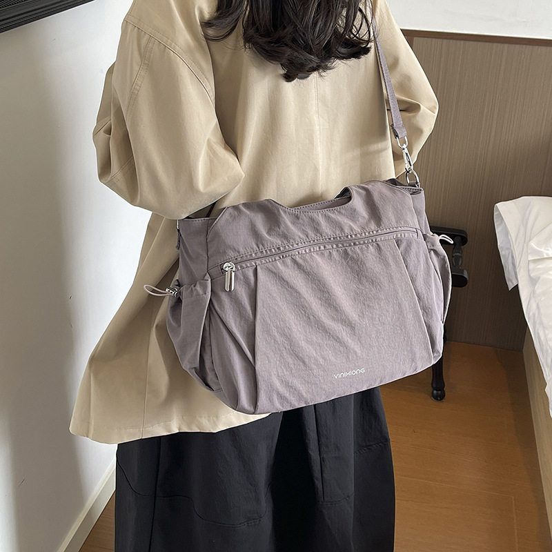 Túi tote nữ cỡ lớn chất liệu nylon nhẹ, túi đeo vai và đeo chéo tiện lợi — Khói tím, Quân đội xanh, màu be, màu nâu chi tiết 26