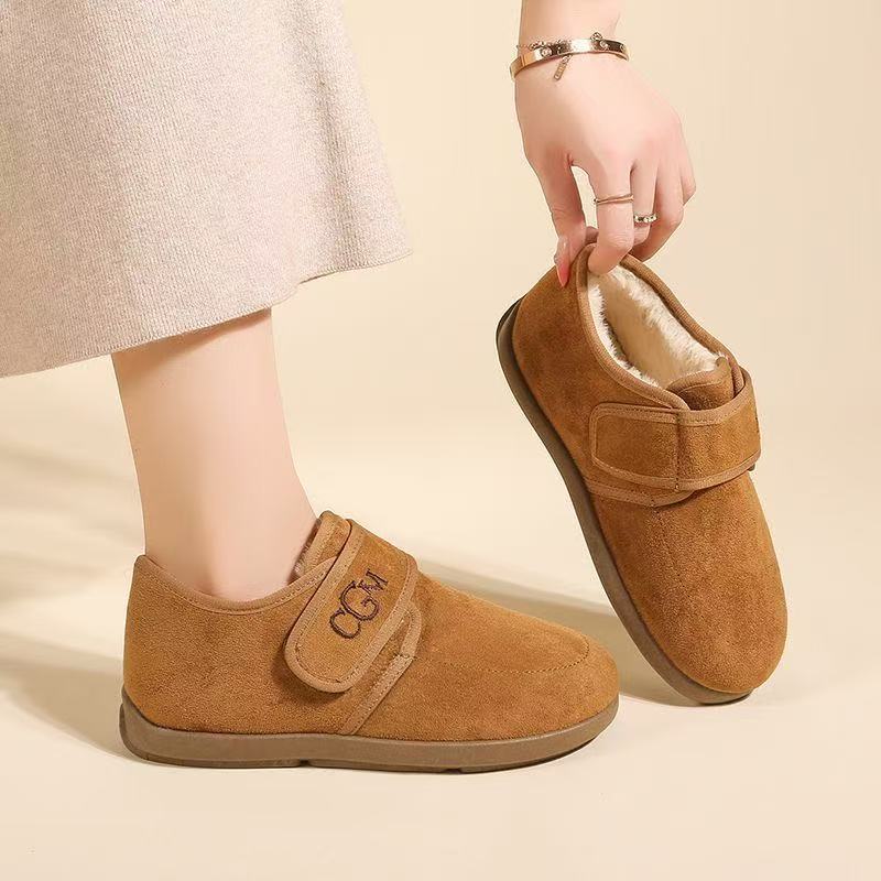 中老年妈妈鞋加绒2025冬季新款平底勃肯棉鞋魔术贴保暖加厚雪地靴