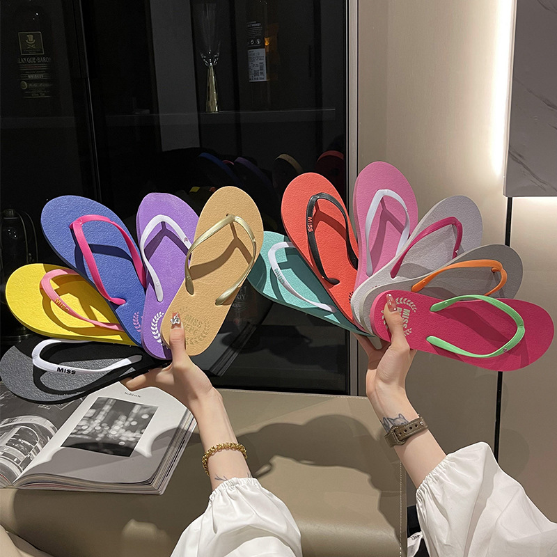 Simple Flip-Flops Women's Summer Non-Slip Wearing Internet Popular New Arrival Cartoon Flat Seaside Beach Sandals and Slippers ins Trendy